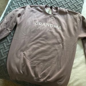 Long sleeve crew neck verita gildan sweatshirt. NWT